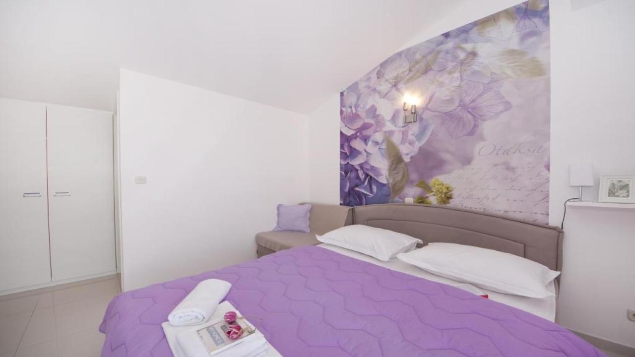 Apartments Angela Baška Voda Habitación foto