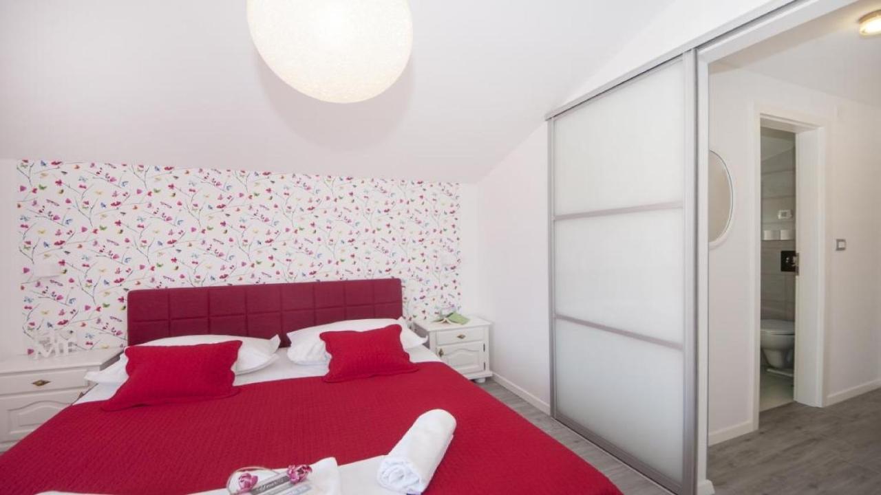 Apartments Angela Baška Voda Habitación foto